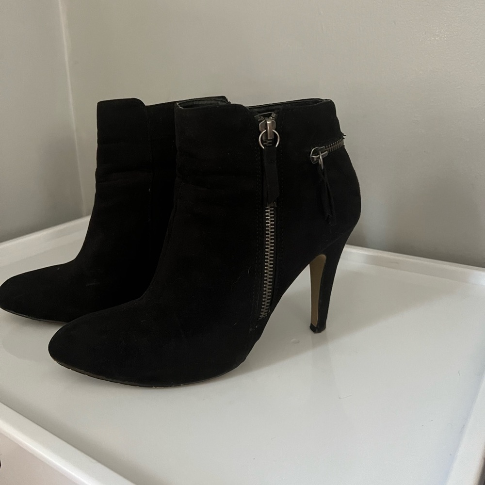 Mia black booties with zipper size 7